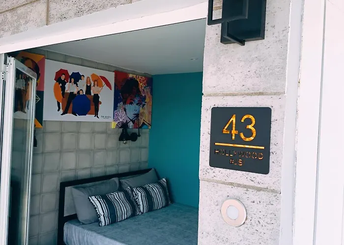 Hollywood Skiathos-Stadt