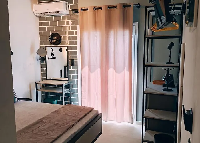 Hollywood Hotel Skiathos-Stadt