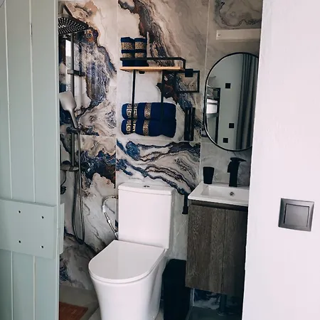 Hollywood * Skiathos