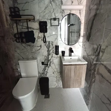 Hollywood * Skiathos