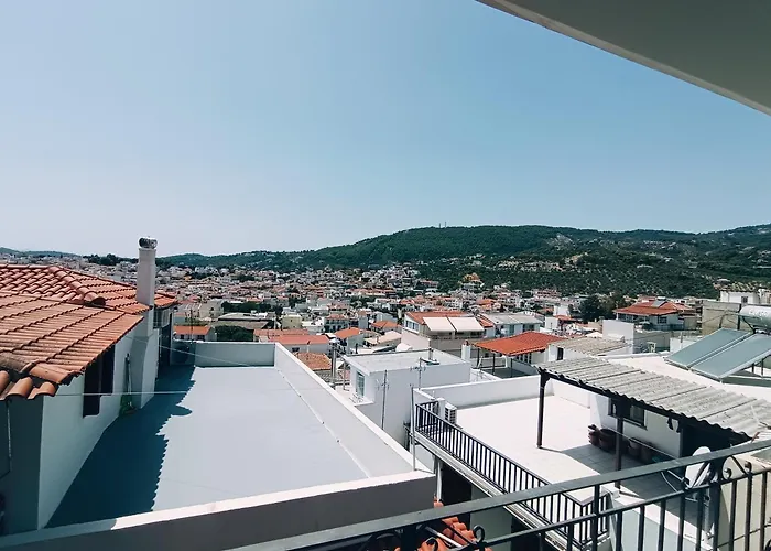 Hollywood Skiathos Town