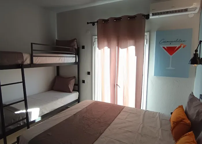 Hollywood * העיירה סקיאתוס