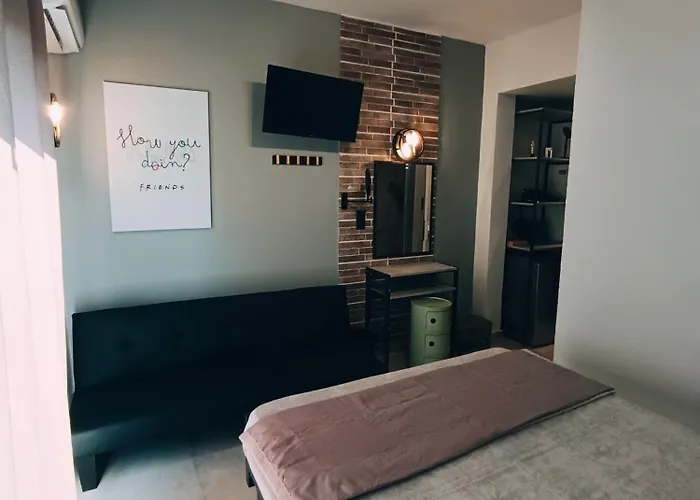 Hollywood מלון העיירה סקיאתוס