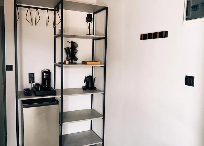 Hollywood העיירה סקיאתוס